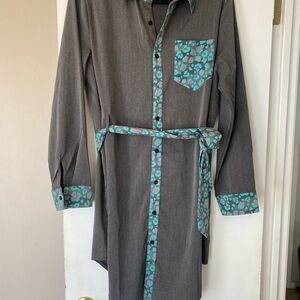 Crazy Train "Quebec" Gray Turquoise Leopard Queen Button Down
Dress. Size Large